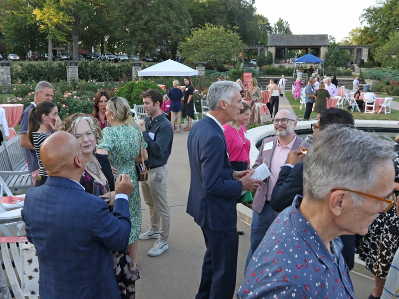 2023 Kansas City Rose Society's Wine & Roses Event photo.